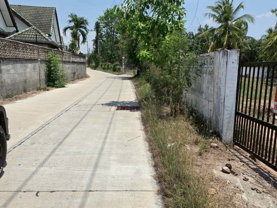 LINE_ALBUM_Land Front House 1_260407_4